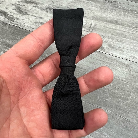 Vintage 1960’s Solid Black Clip On Bowtie - Picture 4 of 4